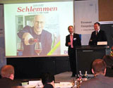  Professor Lutz Heinemann (links), der Diskussionsleiter der "Elmauer Gespräche", und Professor Stephan Martin