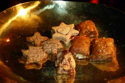 Von links: Zimtsterne, Hildabrödle, Leckerli, "Busserl"