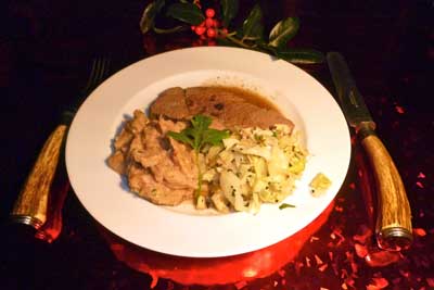 Pastinaken (links) mit "Diabetiker-Trüffel" Topinambur