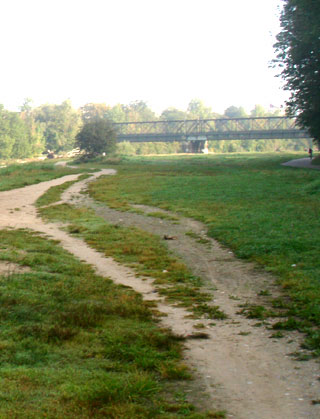 Ziele sind gut: Eisenbahnbrücke der Strecke München -Salzburg